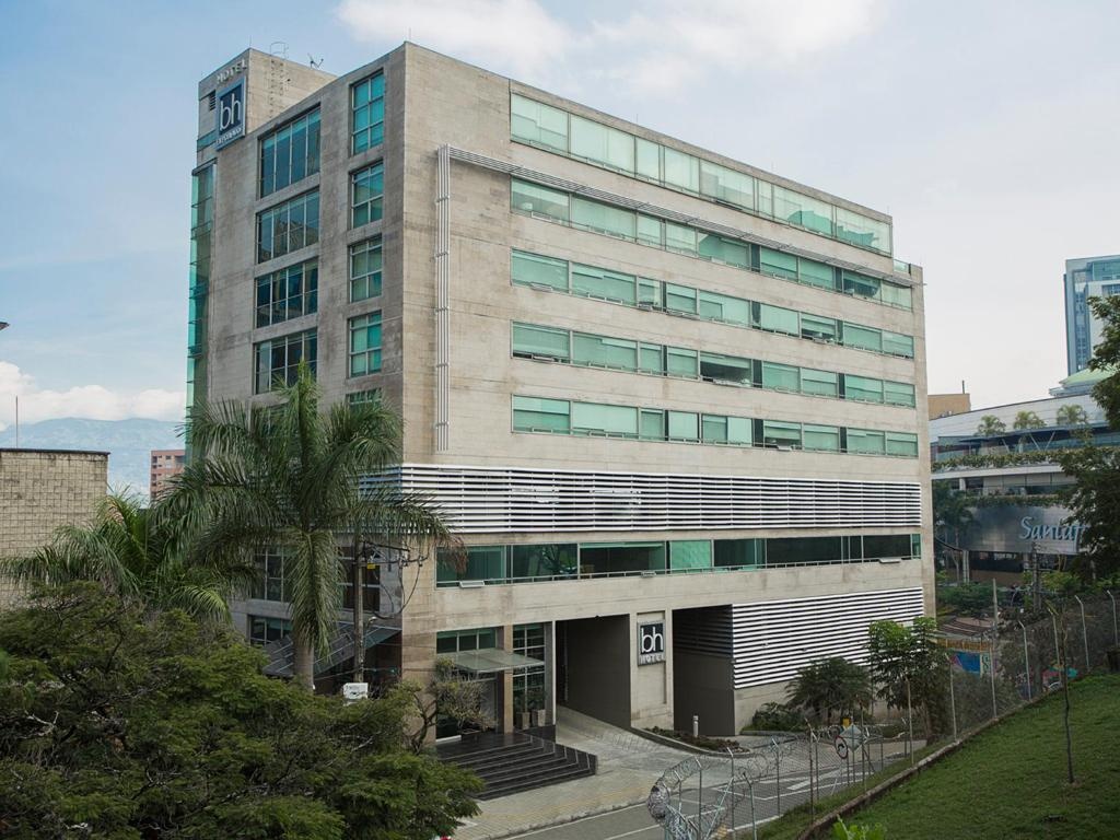 Hotel Bh El Poblado  Property Views  Exterior View 8