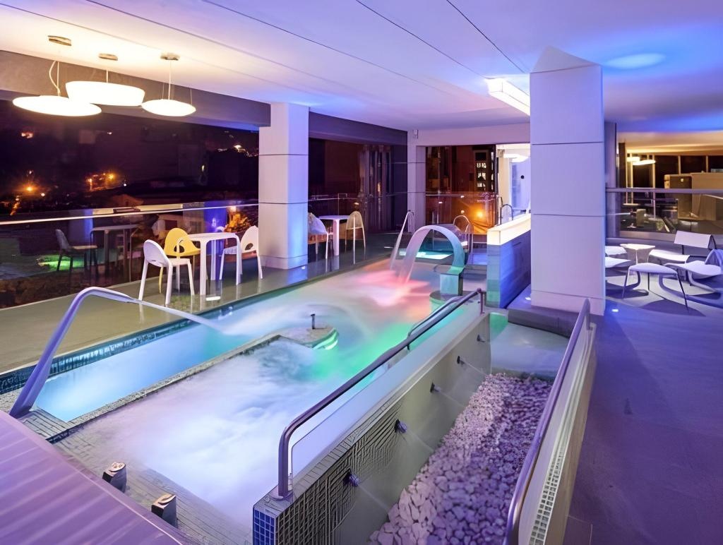 Inntu Hotel  Facilities  Swimming Pool 9