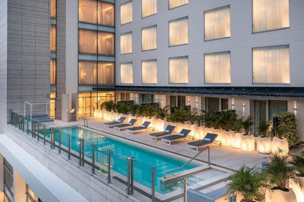 Medellin Marriott Hotel  Facilities  Swimming Pool 14