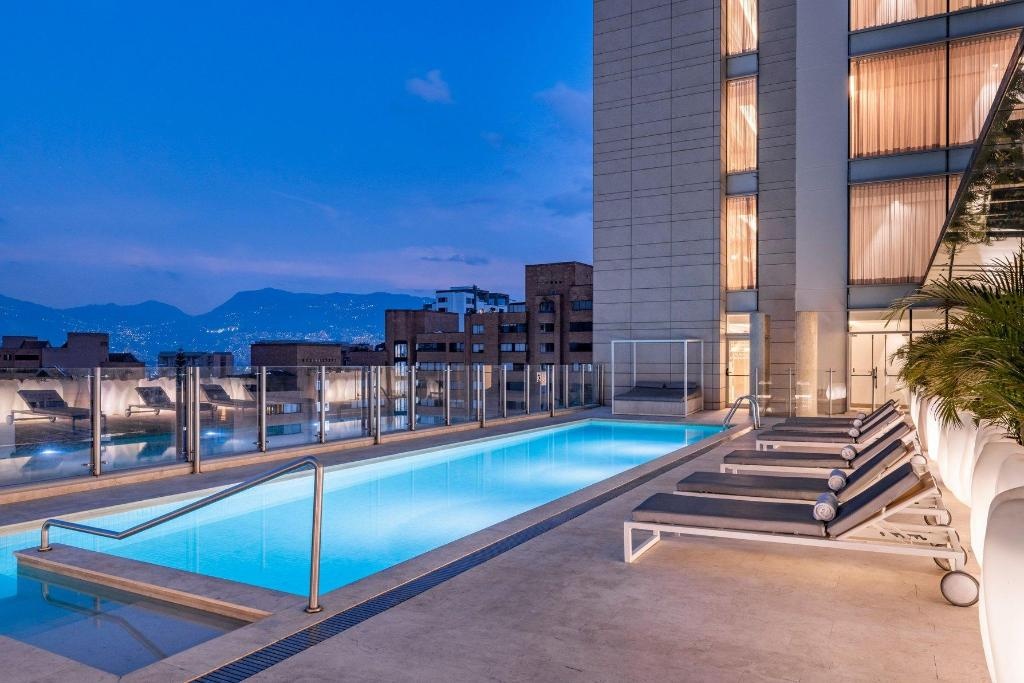 Medellin Marriott Hotel  Facilities  Swimming Pool 23