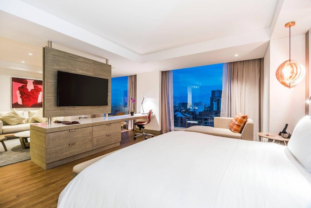 Medellin Marriott Hotel  Rooms  Concierge Lounge Access Junior Suite 1 King Suite Room 1