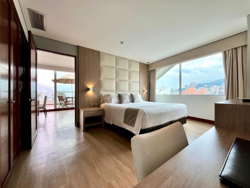 Hotel San Fernando Plaza  Facilities  Balconyterrace 6