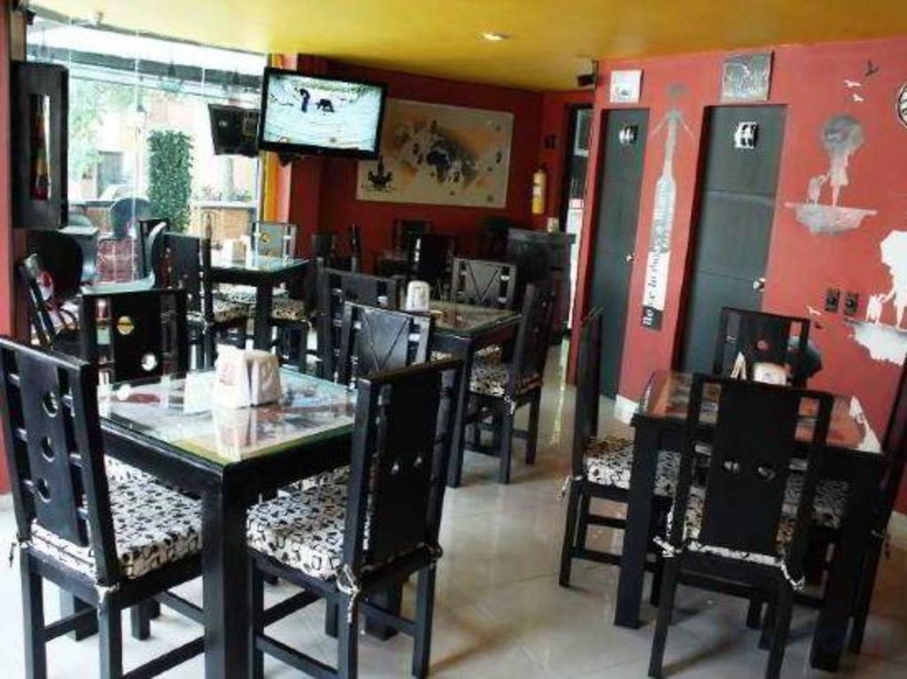 Hotel Lobby Park  Dining  Dining Image 2 2