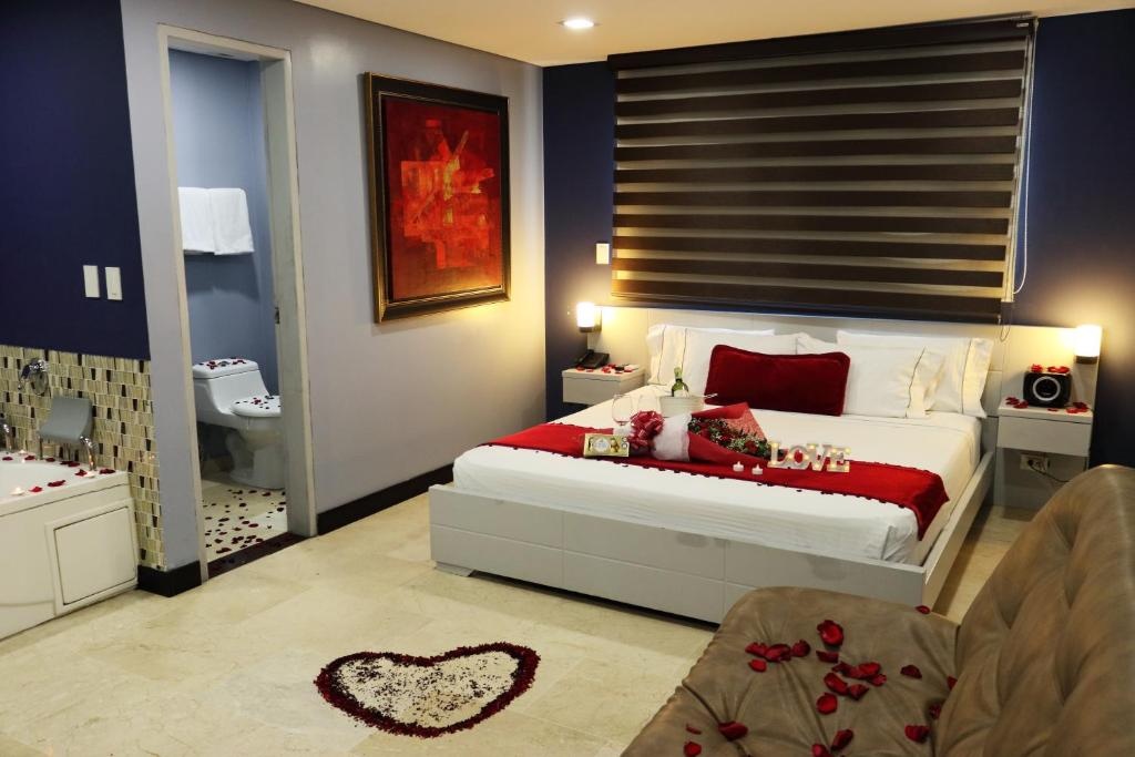 Hotel Lleras 10  Rooms  Deluxe Junior Suite 3