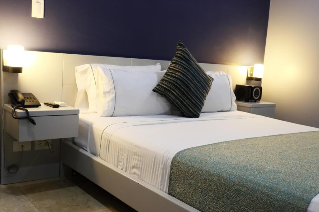 Hotel Lleras 10  Rooms  Standard Double Room 5