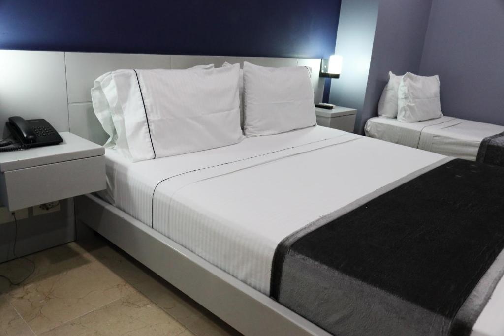 Hotel Lleras 10  Rooms  Twin Room 7