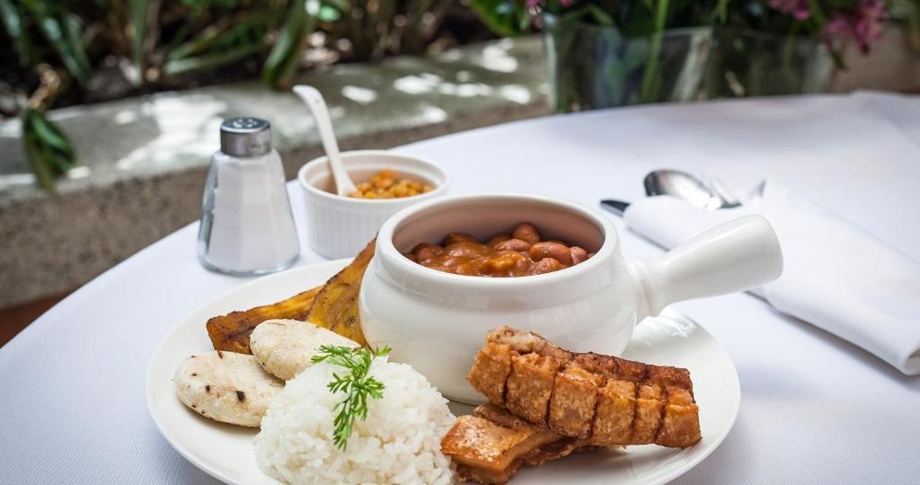 Hotel Casa Laureles  Dining  Restaurant 8
