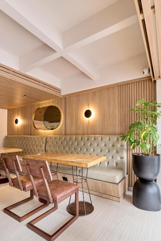 Hotel Dix  Dining  Restaurant 5