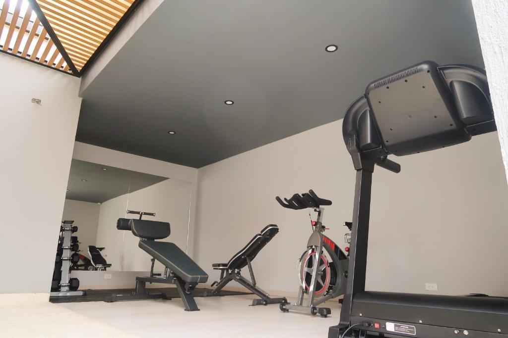 Hotel Dix  Facilities  Fitness Center 9