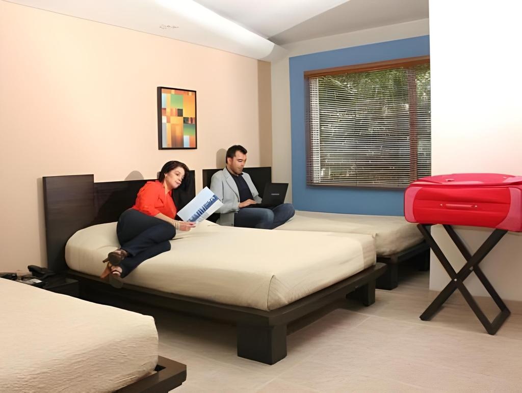 Hotel Mediterraneo  Rooms  Triple Room 21
