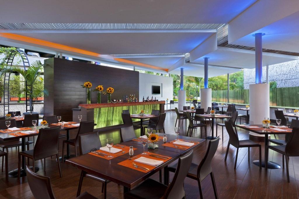 Four Points By Sheraton Medellin  Dining  Restaurant 6