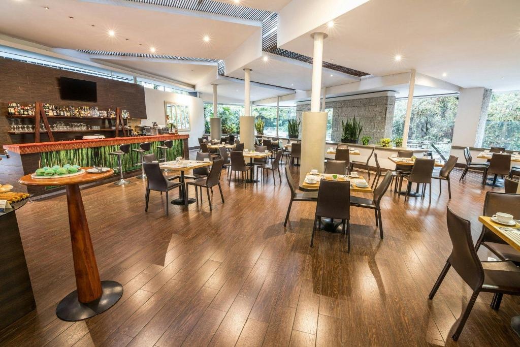 Four Points By Sheraton Medellin  Dining  Restaurant 7