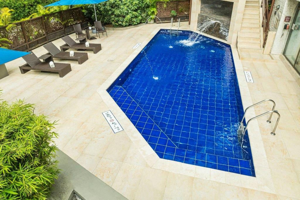Four Points By Sheraton Medellin  Facilities  Swimming Pool 1
