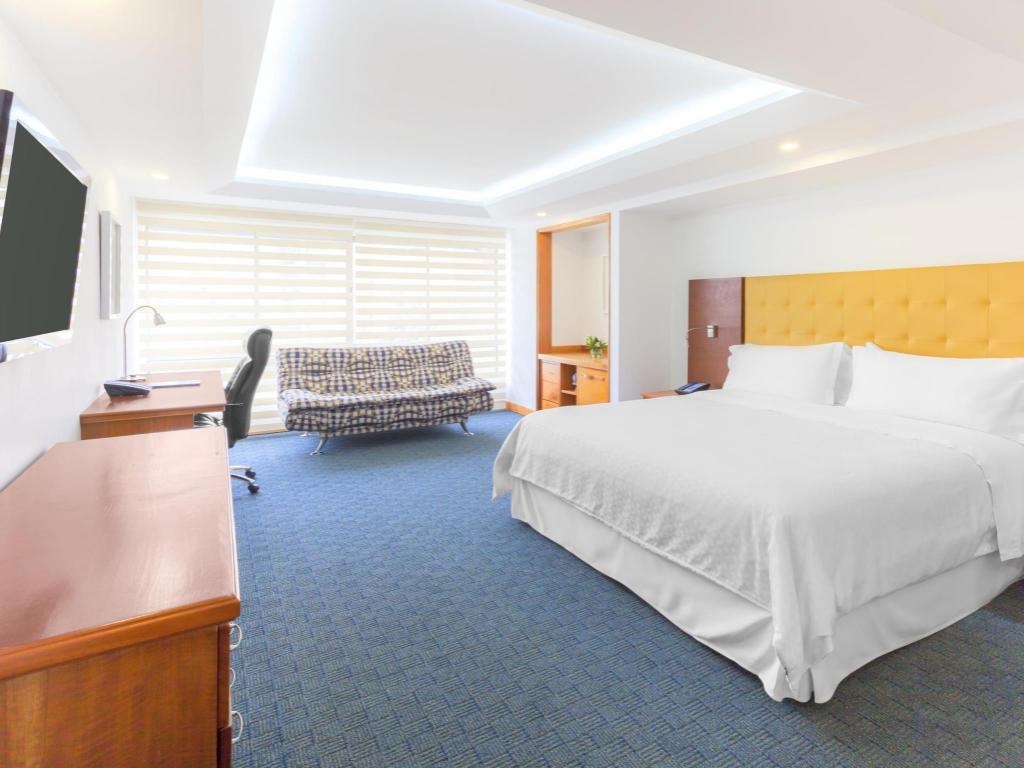 Four Points By Sheraton Medellin  Rooms  Junior Suite 8