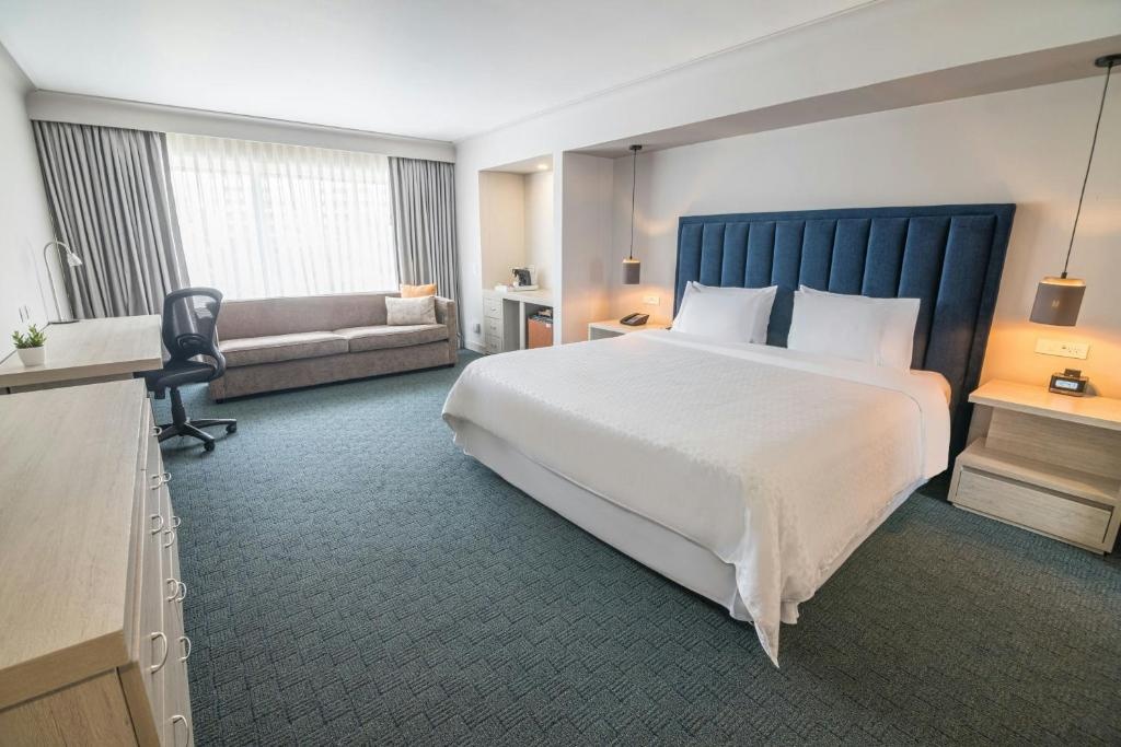 Four Points By Sheraton Medellin  Rooms  Rooms Image 14 14