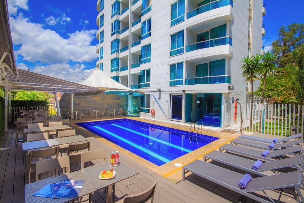 The Morgana Poblado Suites Hotel  Facilities  Swimming Pool 1