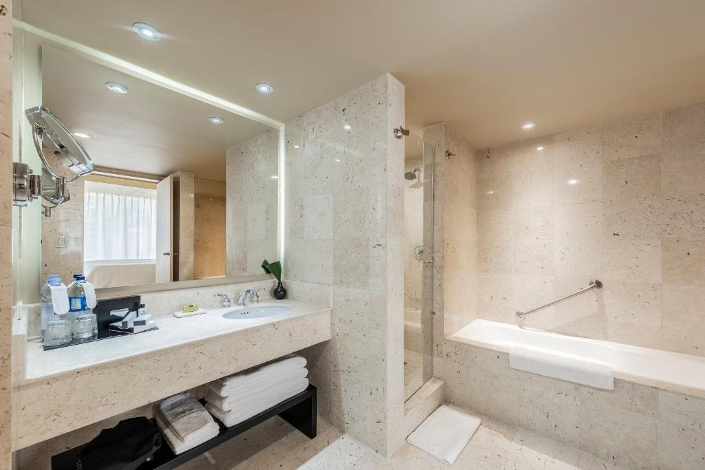 Hotel Intercontinental Medellín By IHG  Facilities  Bathroom 60