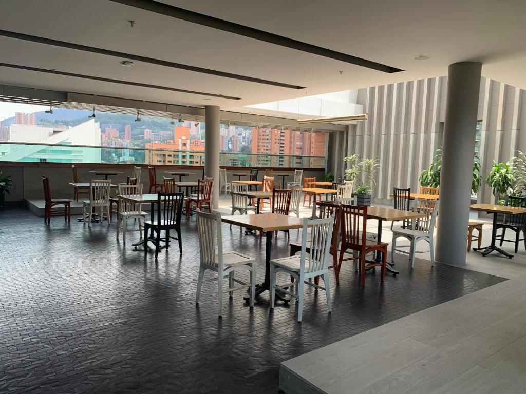 Hotel Holiday Inn Express Suites Medellin By IHG  Dining  Food And Beverages 12