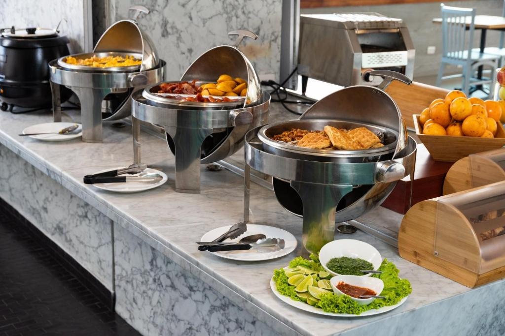 Hotel Holiday Inn Express Suites Medellin By IHG  Dining  Food And Beverages 13