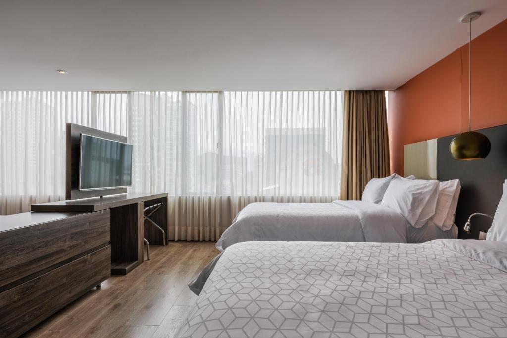 Hotel Holiday Inn Express Suites Medellin By IHG  Rooms  Rooms Image 16 16