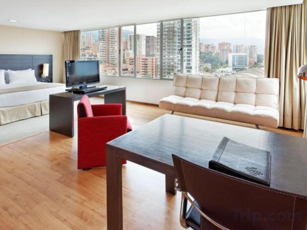 Hotel Holiday Inn Express Suites Medellin By IHG  Rooms  Rooms Image 21 21