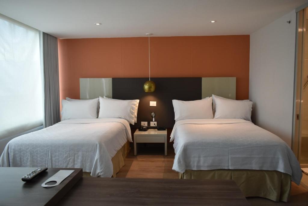 Hotel Holiday Inn Express Suites Medellin By IHG  Rooms  Rooms Image 7 7