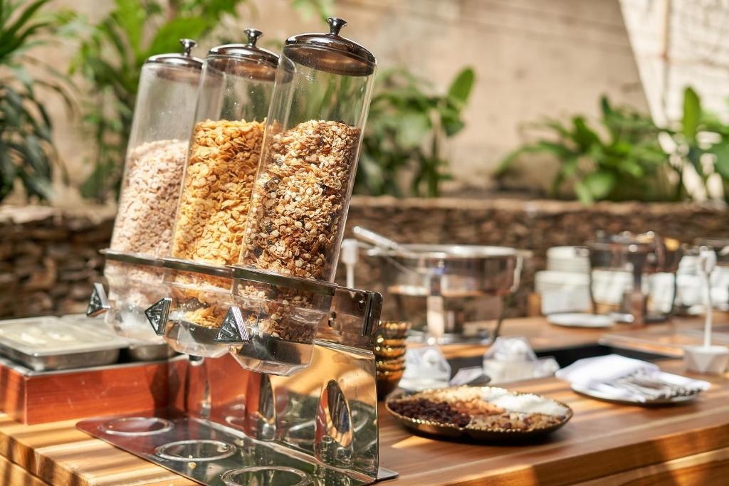 Hotel Poblado Alejandria Express  Dining  Food And Beverages 7