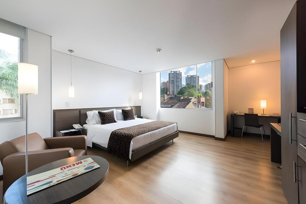 Hotel Poblado Alejandria Express  Rooms  Standard Queen Room Plan 3