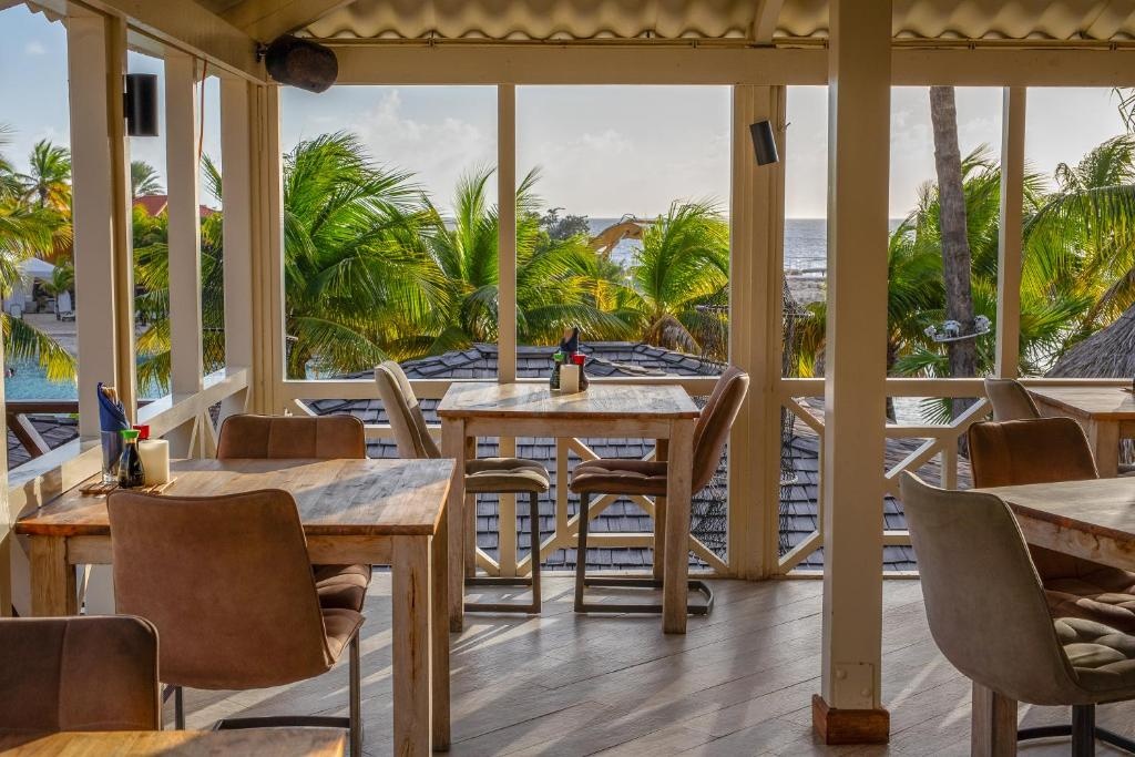 LionsDive Beach Resort  Dining  Restaurant 4