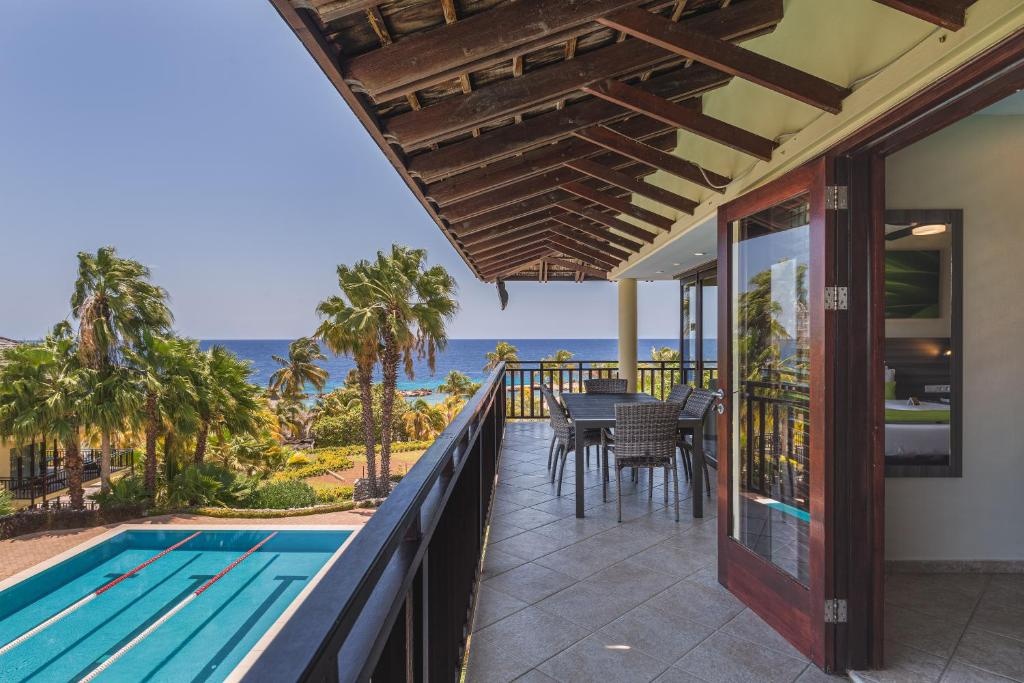 LionsDive Beach Resort  Facilities  Balconyterrace 16