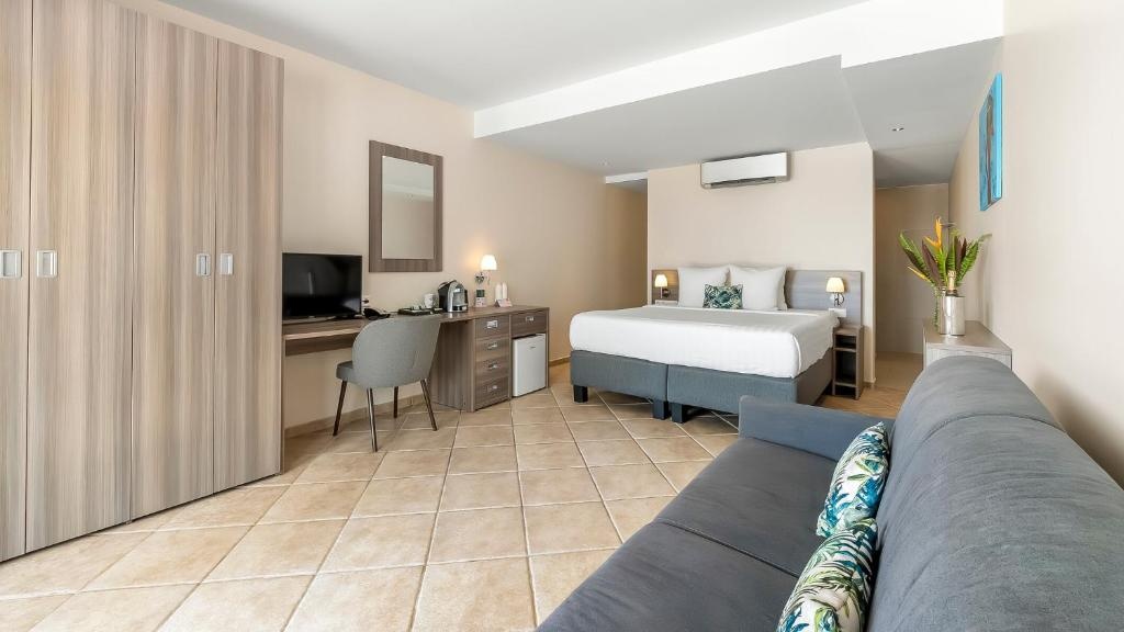 LionsDive Beach Resort  Rooms  Beachfront Cabana 12