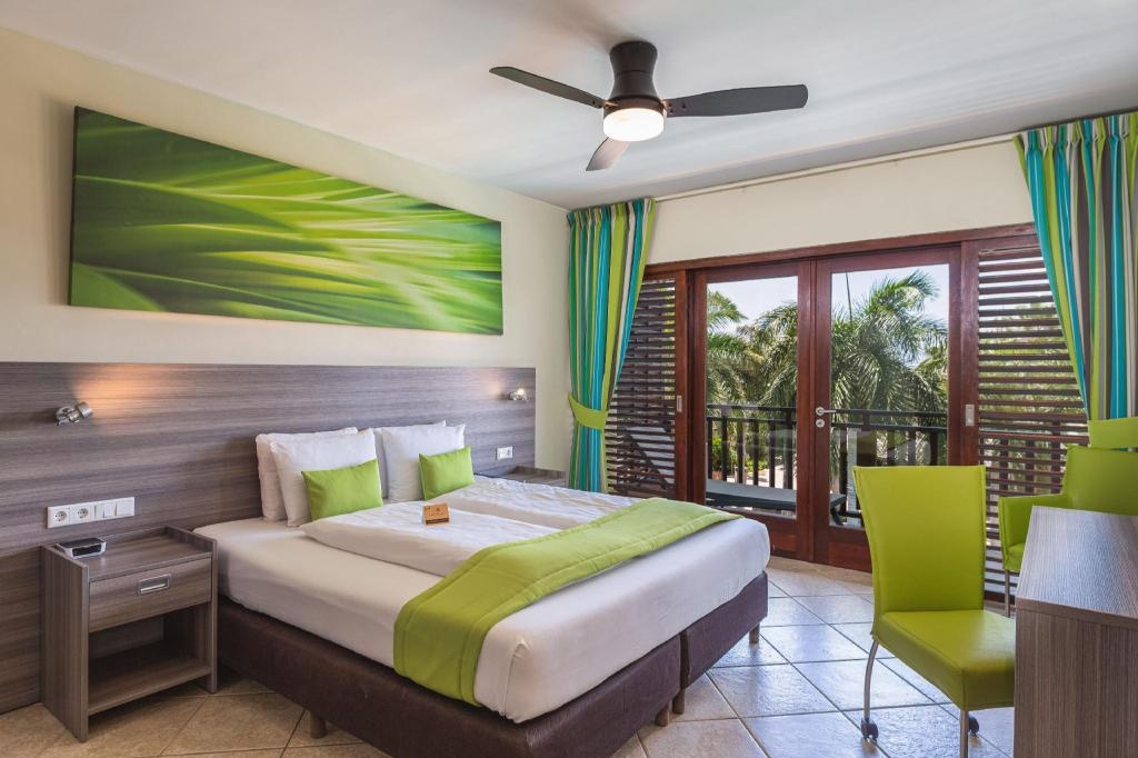 LionsDive Beach Resort  Rooms  Rooms Image 4 4