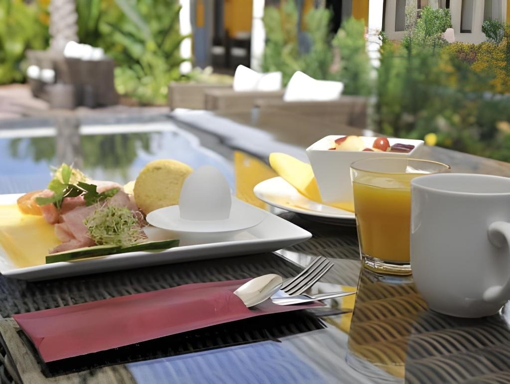 Boutique Hotel T Klooster  Dining  Coffee Shop 17
