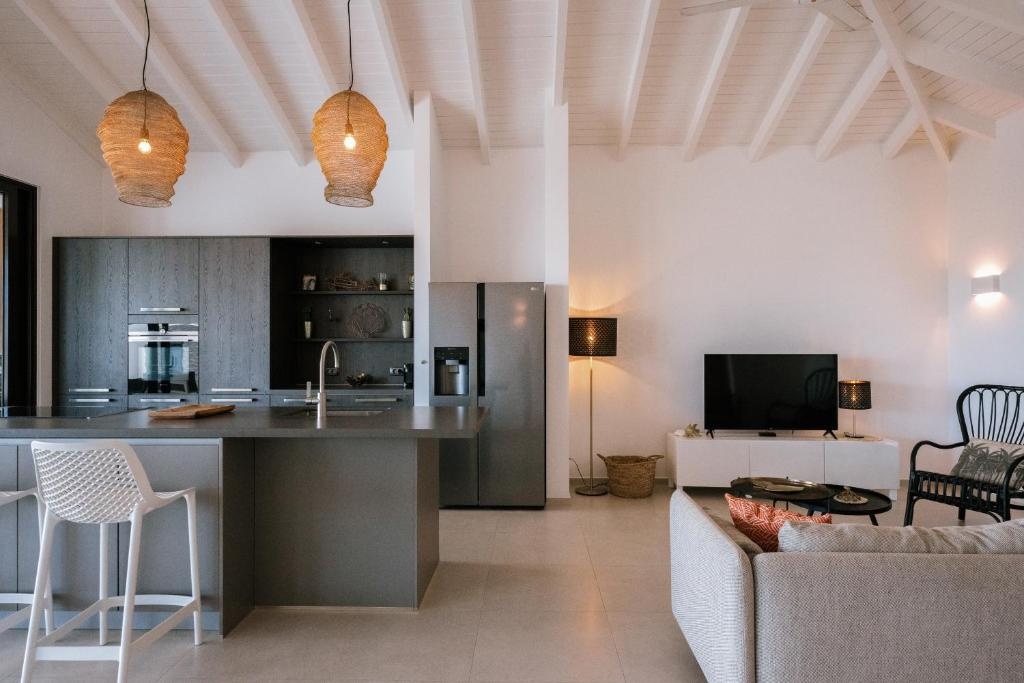 Blue Bay Curacao Golf Beach Resort  Facilities  Kitchen 43