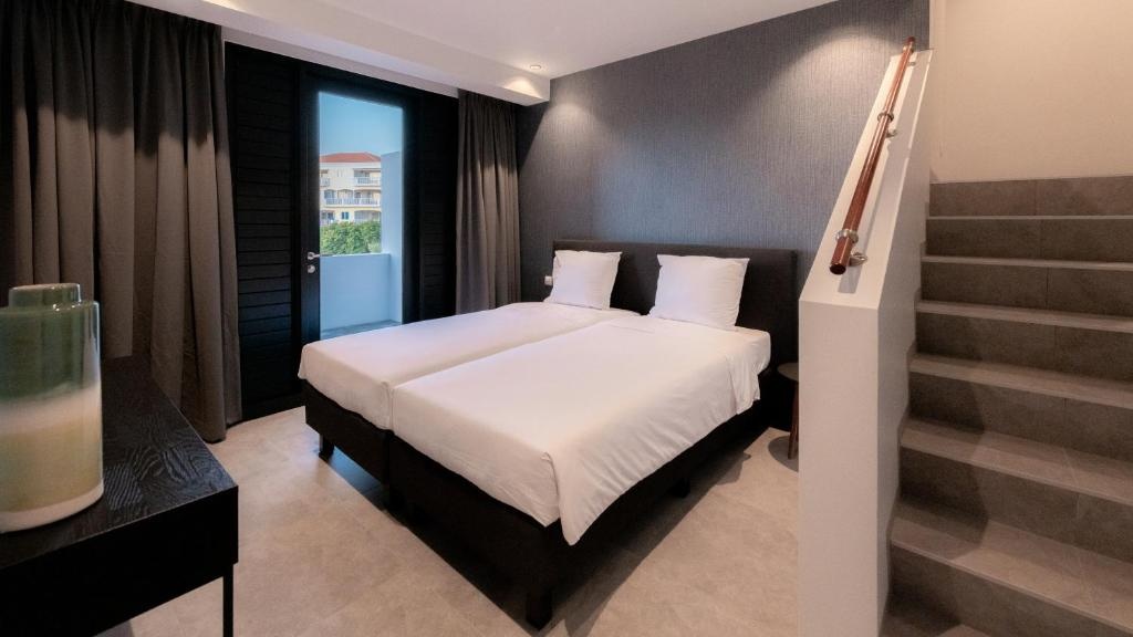 Blue Bay Curacao Golf Beach Resort  Rooms  Ocean View Villa 4 Bedroom 16