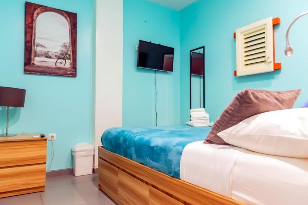 Bed Bike Curacao  Rooms  Rooms Image 13 13
