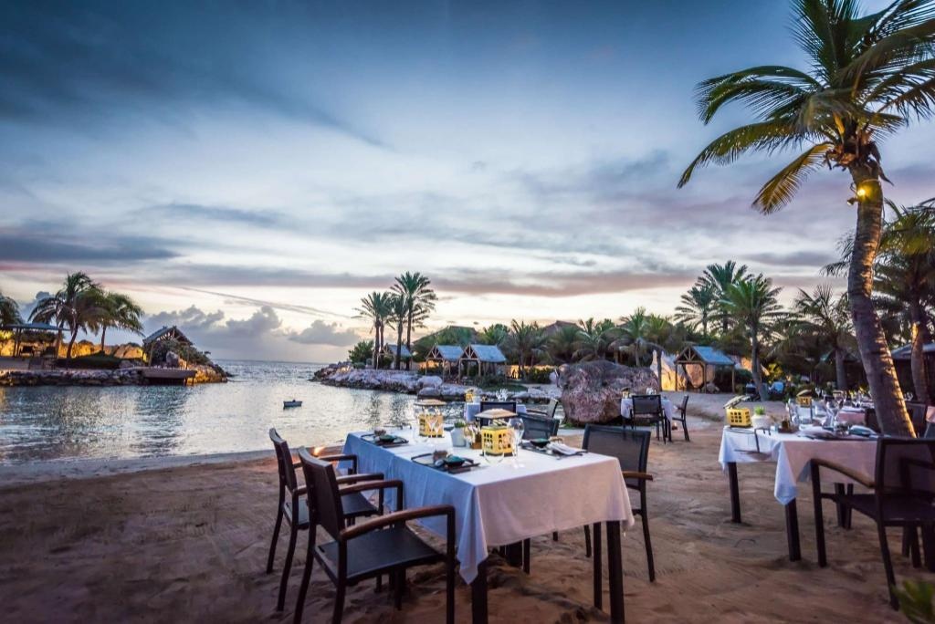 Baoase Luxury Resort  Dining  Dining Image 3 3