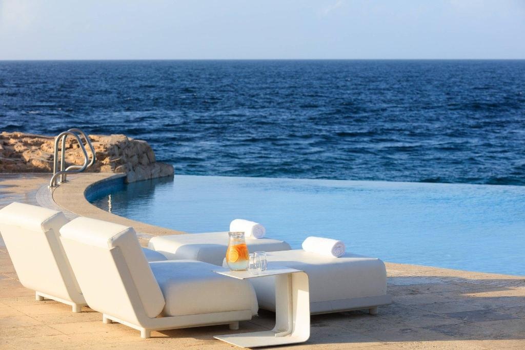 Renaissance Curacao Resort Casino  Facilities  Swimming Pool 4