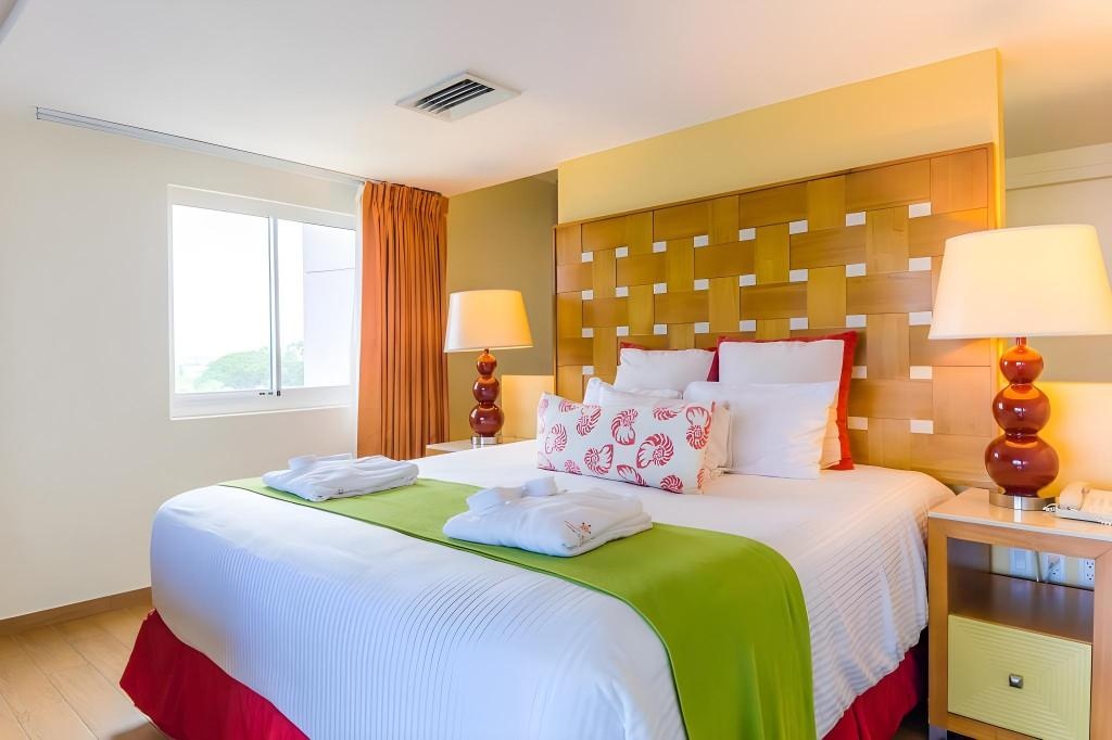 Sunscape Curacao Resort Spa Casino All Inclusive  Rooms  Sun Club Honeymoon Junior Suite All Inclusive Bed 25