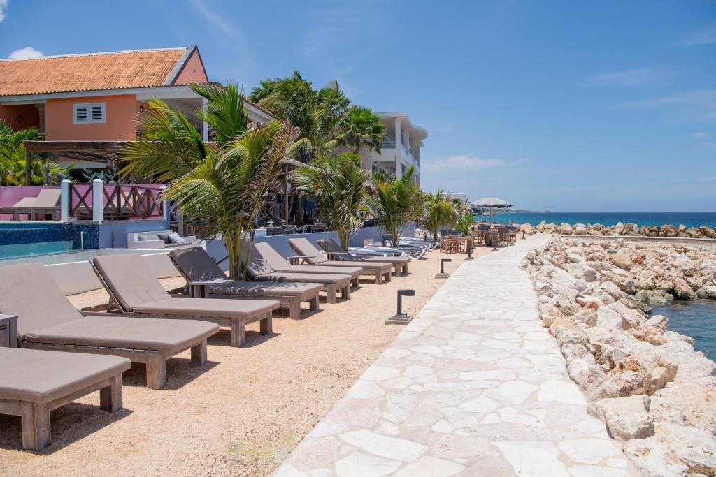 Scuba Lodge Ocean Suites  Facilities  Beach 8