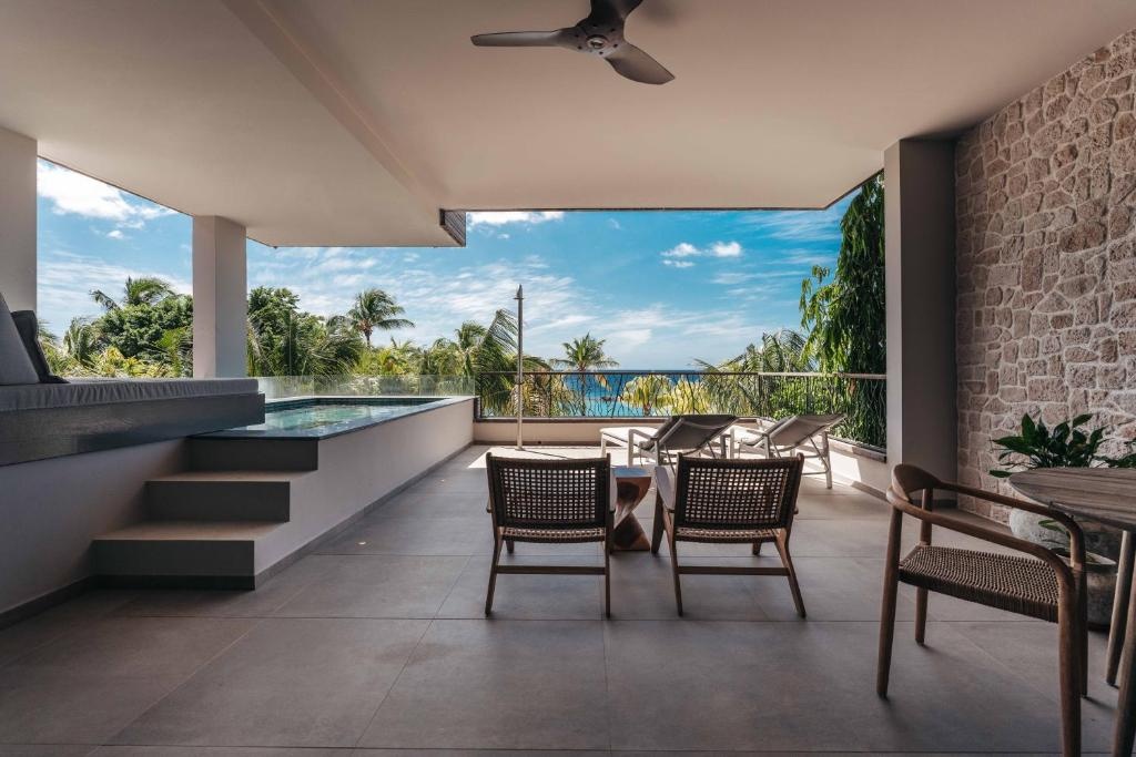 Kontiki Beach Resort  Facilities  Balconyterrace 8