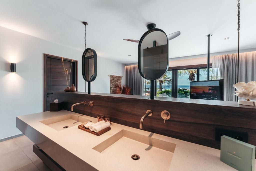 Kontiki Beach Resort  Facilities  Bathroom 42
