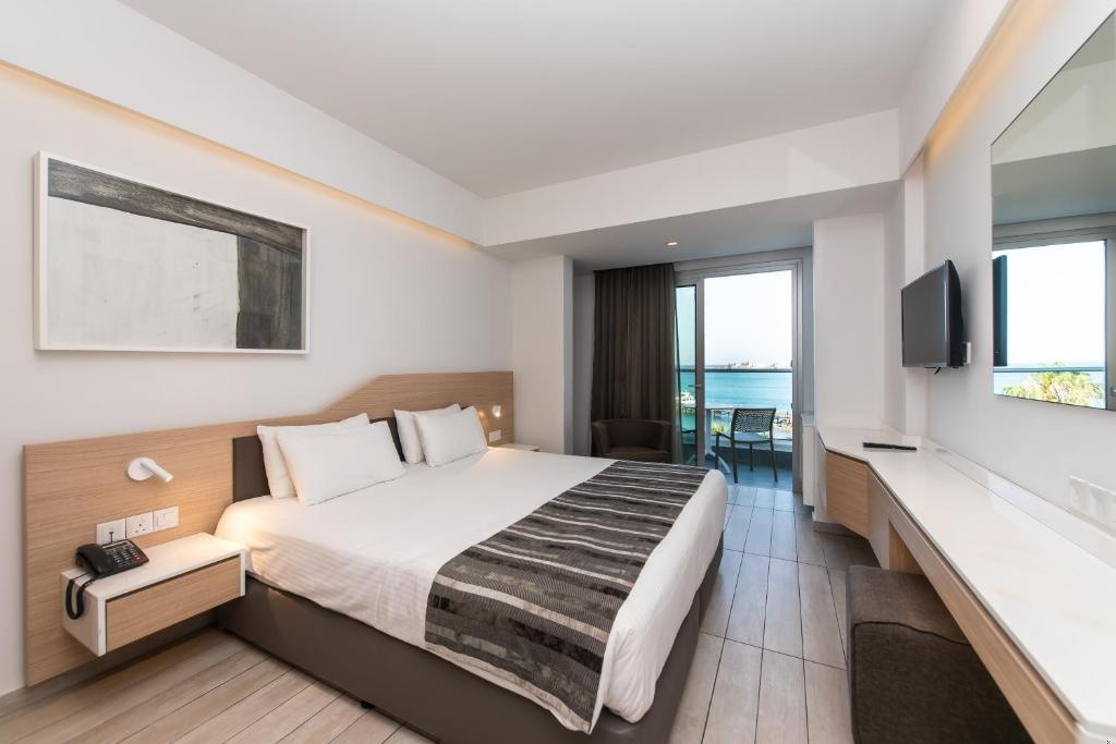 Evalena Beach Hotel  Facilities  Balconyterrace 5