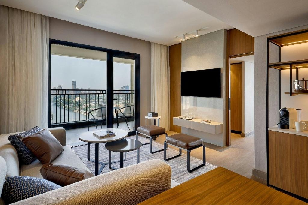 Sheraton Cairo Hotel Casino  Rooms  Nile Suite 1 King Nile View Balcony Suite Room 1