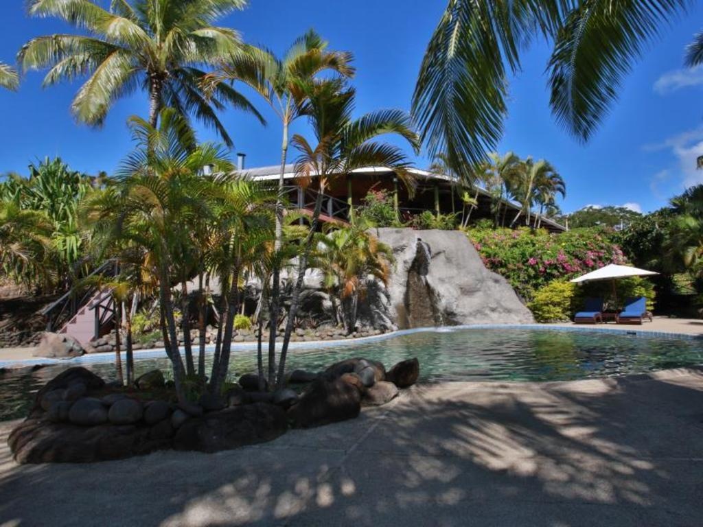 Wananavu Beach Resort  Facilities  Swimming Pool 3