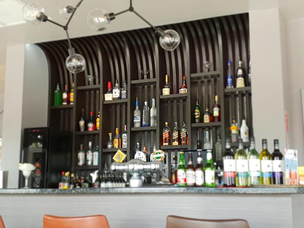 Peninsula International Hotel  Facilities  Barlounge 1