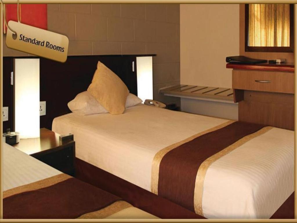 Peninsula International Hotel  Rooms  Rooms Image 4 4