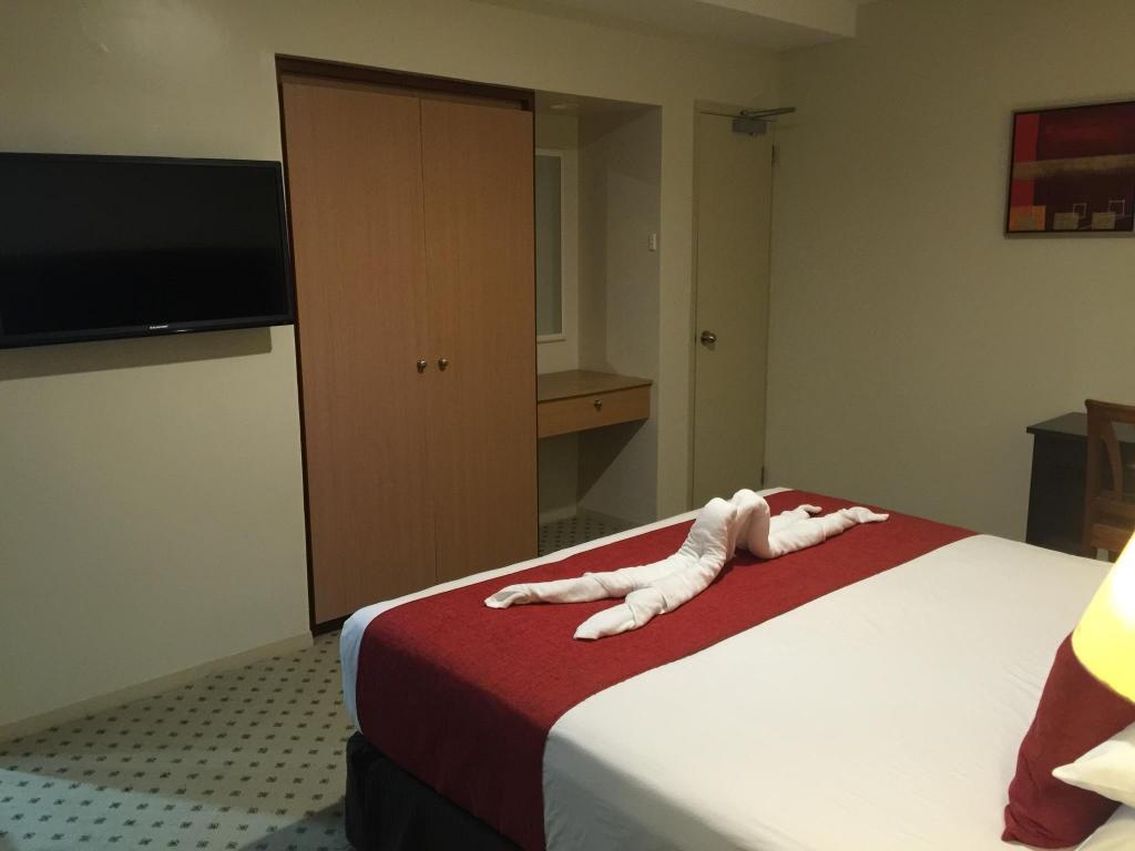 Victoria Palms Hotel  Rooms  One Bedroom Suite With Balcony And Kitchenette 16
