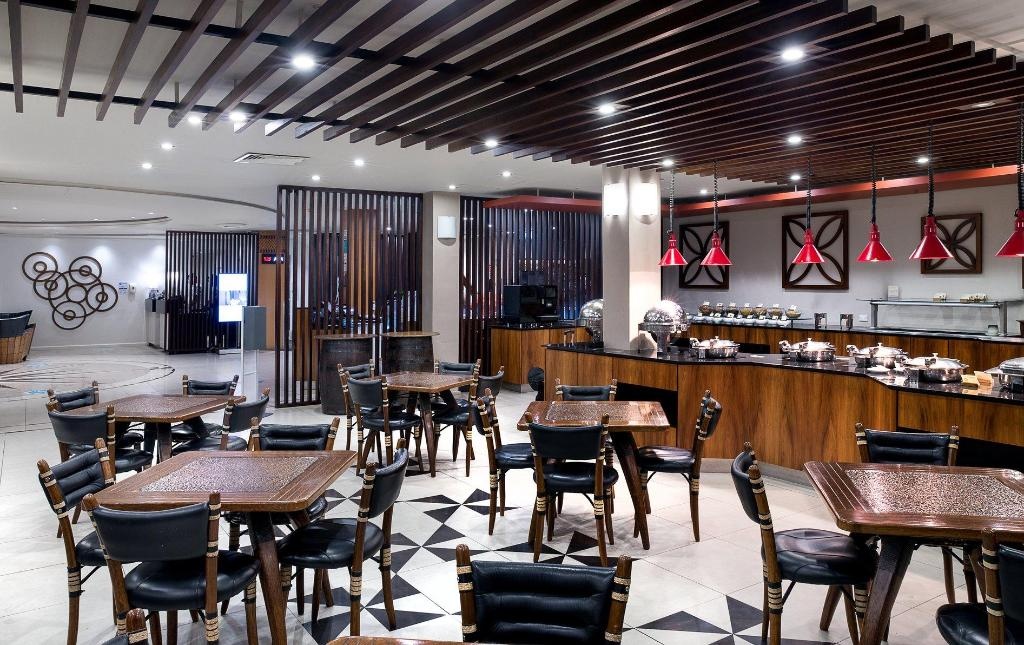 Holiday Inn Suva By IHG  Dining  Restaurant 1