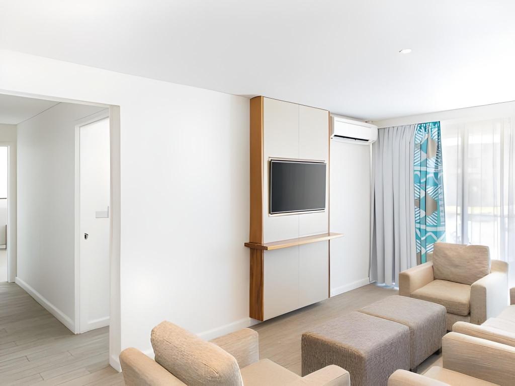 Holiday Inn Suva By IHG  Rooms  Rooms Image 24 24